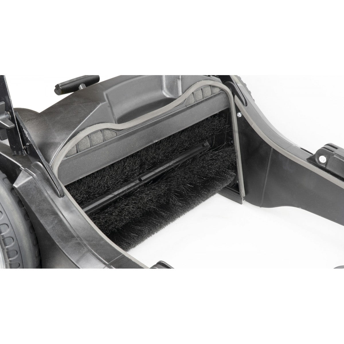 Close-up view of the cleaning part of Johnny Vac Manual Floor Sweeper JV320

