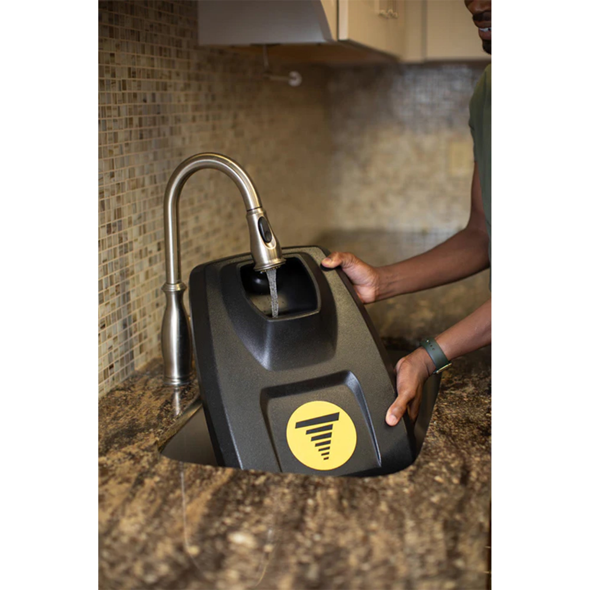 Tornado Vortex 18 Multi-Surface Scrubber TS050-W18-U