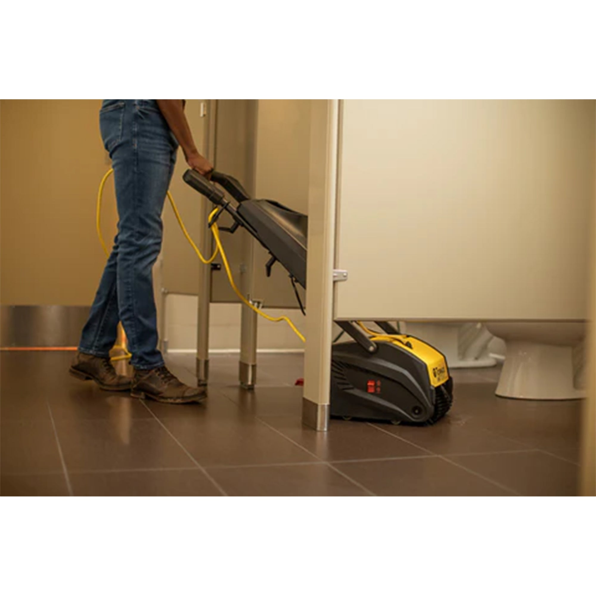 Tornado Vortex 18 Multi-Surface Scrubber TS050-W18-U